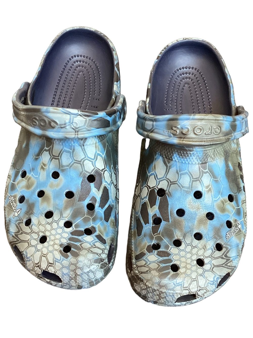 Crocs blue and gray Classic Kryptek Neptune clogs. Men’s 10, women’s 12
